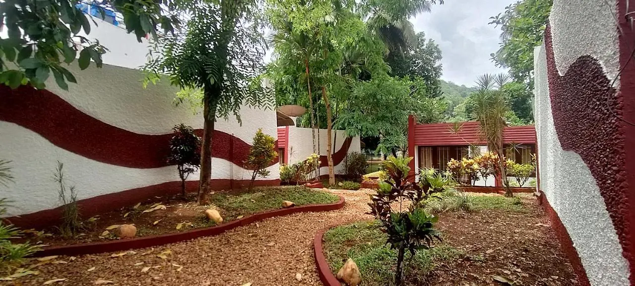 Riverok Resorts Athirappilly 0*,