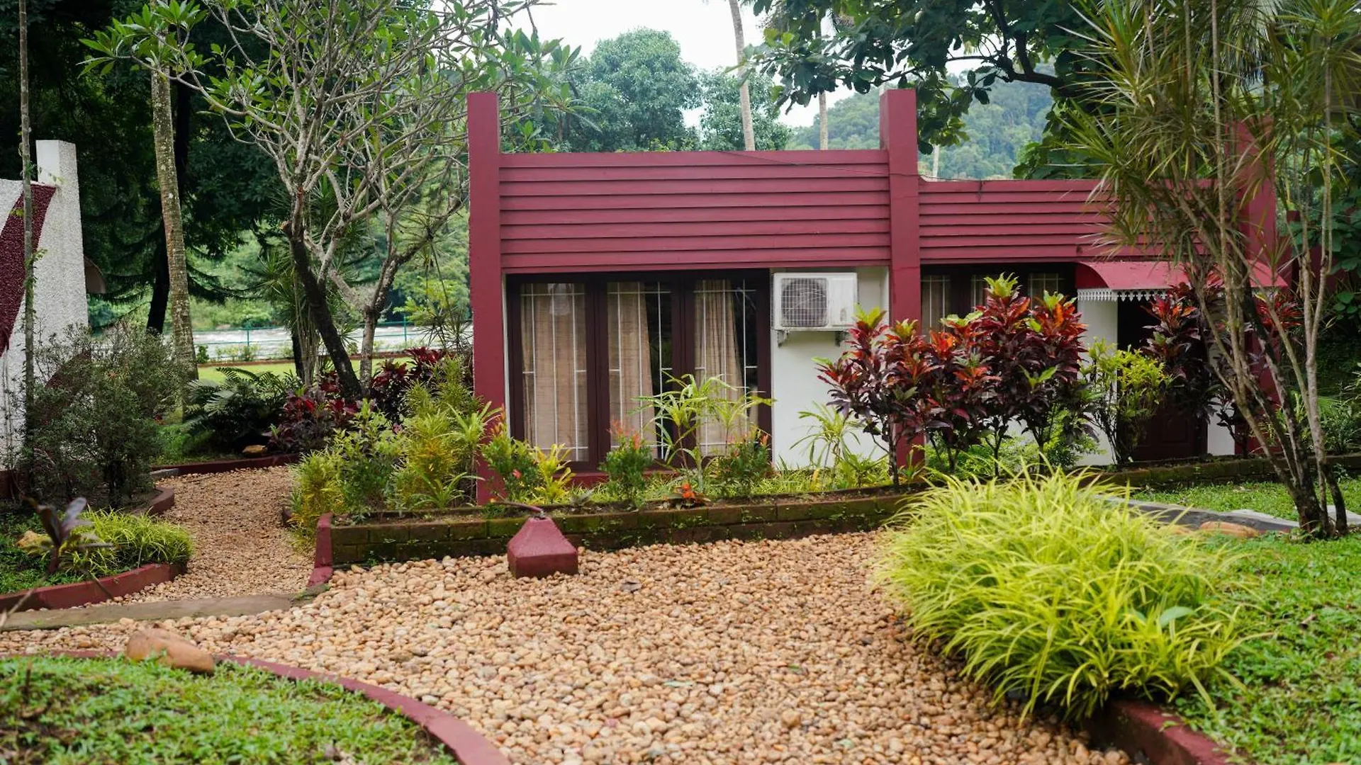 Riverok Resorts Athirappilly