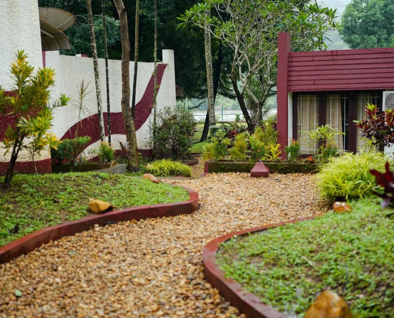 Riverok Resorts Athirappilly