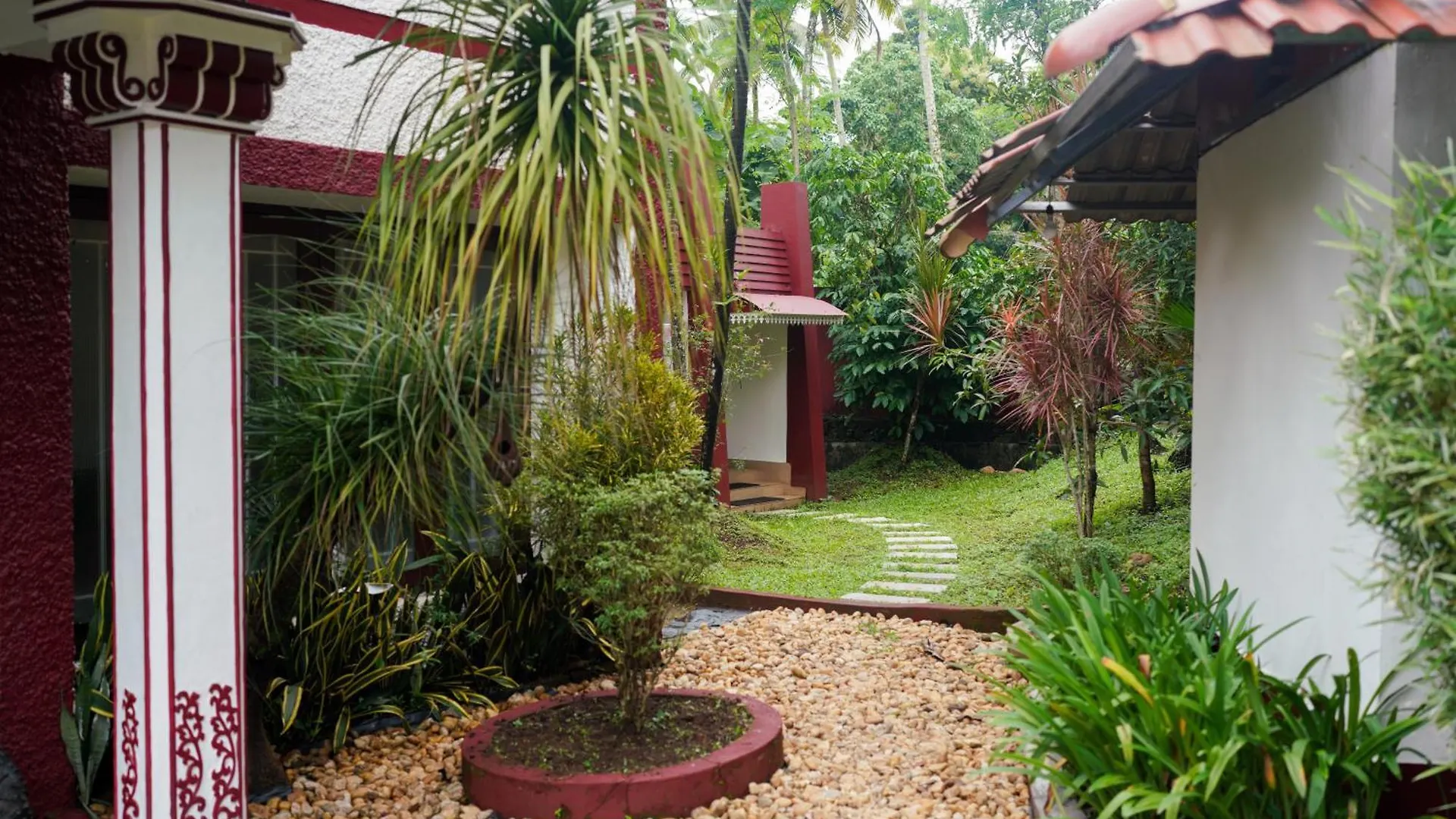 Riverok Resorts Athirappilly