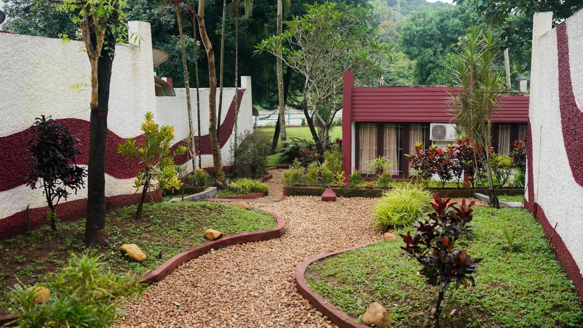 Riverok Resorts Athirappilly